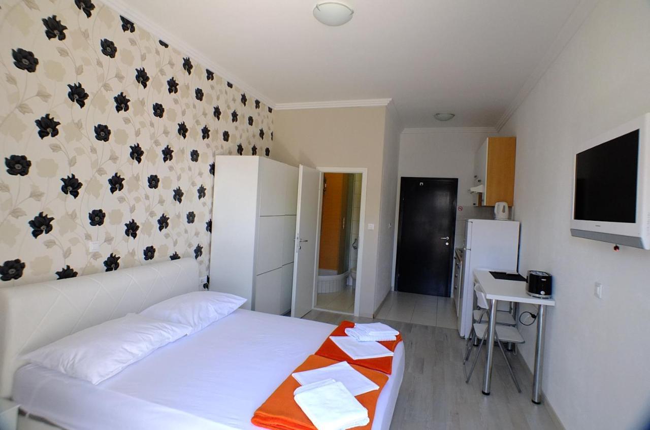 Grey House Apartment Makarska Exterior photo