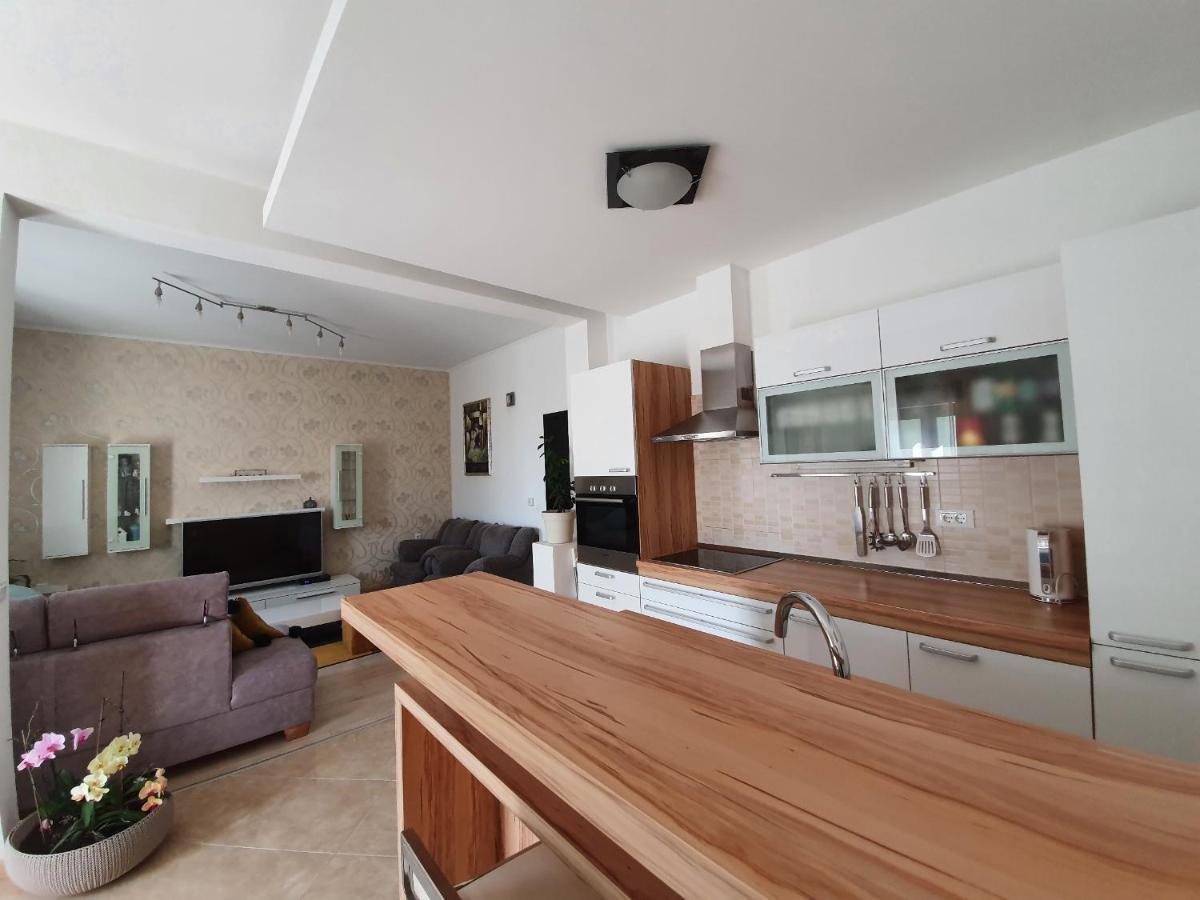Grey House Apartment Makarska Exterior photo