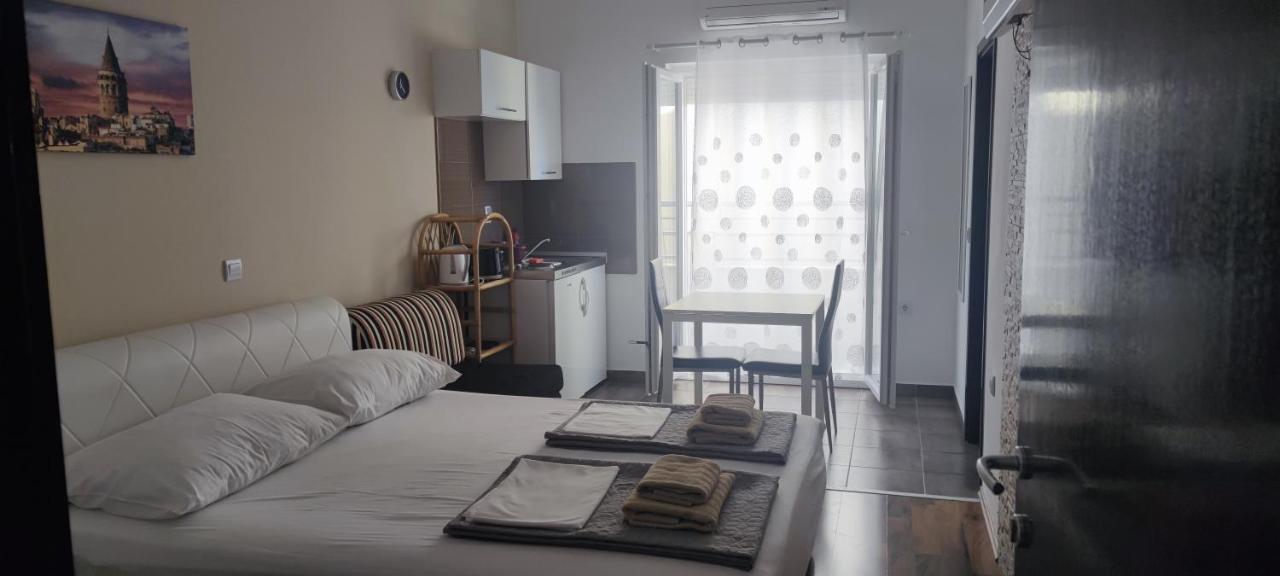 Grey House Apartment Makarska Exterior photo